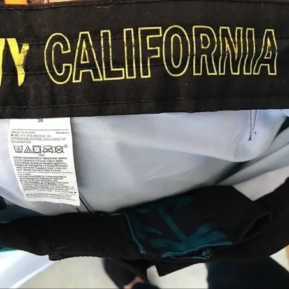 Old Navy California Size 38 Board Shorts! - Picture 12 of 13